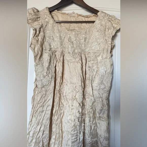 Designers original satin silk heavy thread embroidered mini frill dress - Picture 2 of 5